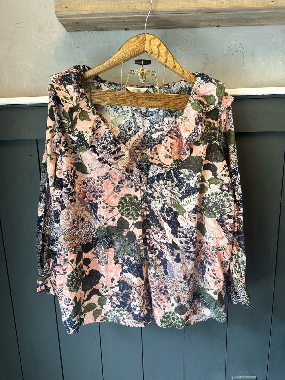 Terra & Sky Pink and Green Floral Ruffle V-Neck Long Sleeve Top size 1X